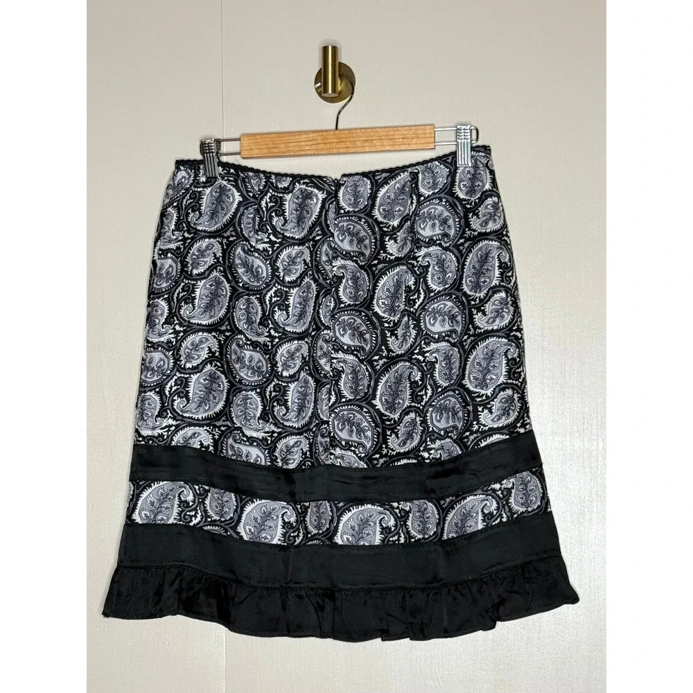 Nanette Lepore Silk Paisley Skirt Black White Satin Trim Ruffle Hem‎ Size 8 USA